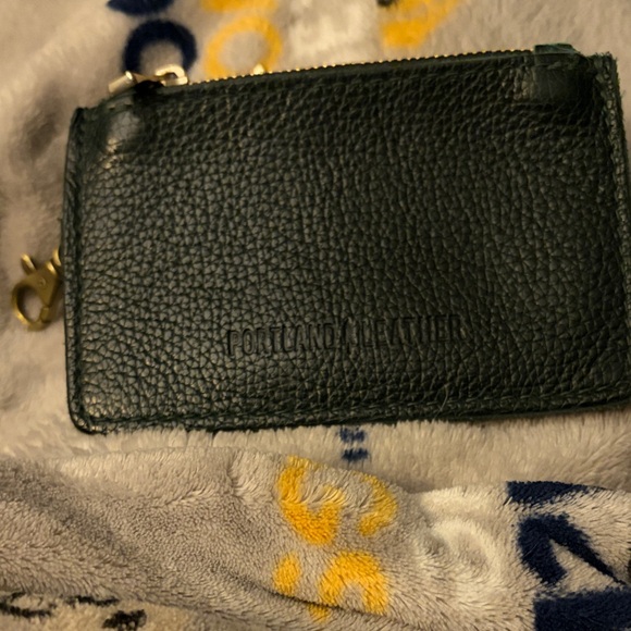 Portland Leather Handbags - Portland Leather green Pebbled Zip Card Case with Gold Hardware